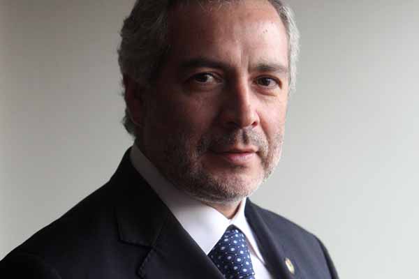 Chahuán anuncia investigación contra Raúl Guzmán, candidato a Fiscal Nacional que habría favorecido a detective involucrado en caso de torturas Chahuán anuncia investigación contra Raúl Guzmán, candidato a Fiscal Nacional que habría favorecido a detective involucrado en caso de torturas