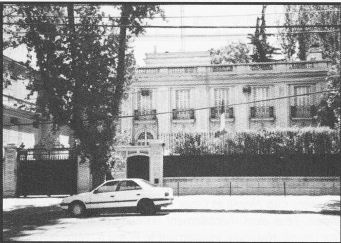 «El asilo contra la opresión», relata cómo la embajada de Francia se fue convirtiendo en un centro de asilo político «El asilo contra la opresión», relata cómo la embajada de Francia se fue convirtiendo en un centro de asilo político