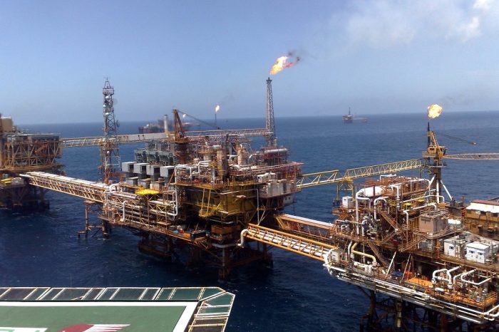 Mercados en alerta: Petróleo entra a mercado bajista y crece temor por sobreoferta Mercados en alerta: Petróleo entra a mercado bajista y crece temor por sobreoferta