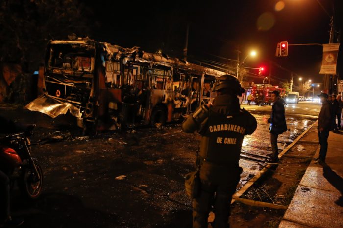 Incendian tres buses del Transantiago en la comuna de Recoleta Incendian tres buses del Transantiago en la comuna de Recoleta