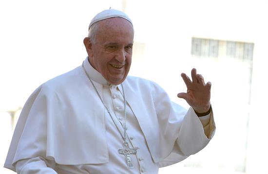 Papa Francisco respalda a cuestionado obispo Barros y trata de 