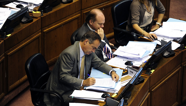 Vicepresidente de la CUT pide pasar a Ignacio y Patricio Walker a Tribunal Supremo de la DC por Reforma Laboral Vicepresidente de la CUT pide pasar a Ignacio y Patricio Walker a Tribunal Supremo de la DC por Reforma Laboral