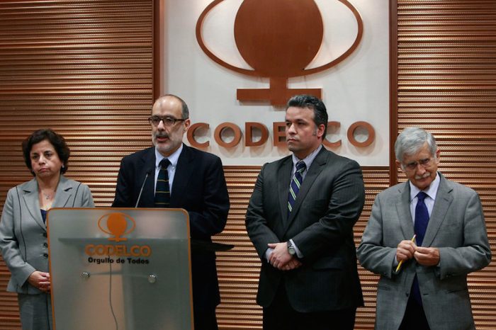 Rodrigo Valdés estruja un poco más a Codelco y posterga decisión de capitalización en espera de más antecedentes Rodrigo Valdés estruja un poco más a Codelco y posterga decisión de capitalización en espera de más antecedentes