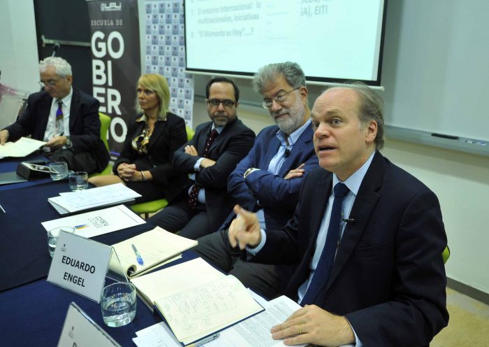 Expertos y parlamentarios coinciden en necesidad de monitorear avances de medidas anticorrupción Expertos y parlamentarios coinciden en necesidad de monitorear avances de medidas anticorrupción
