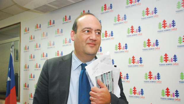 Zapata destaca que el Gobierno haya optado por la vía institucional para la nueva Constitución y dice que con esto «se mató la tentación refundacional» Zapata destaca que el Gobierno haya optado por la vía institucional para la nueva Constitución y dice que con esto