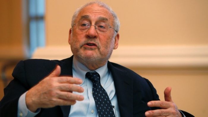 Premio Nobel de economía ve al 2017 peor que 2016 por incertidumbre y proteccionismo provocado por Trump Premio Nobel de economía ve al 2017 peor que 2016 por incertidumbre y proteccionismo provocado por Trump