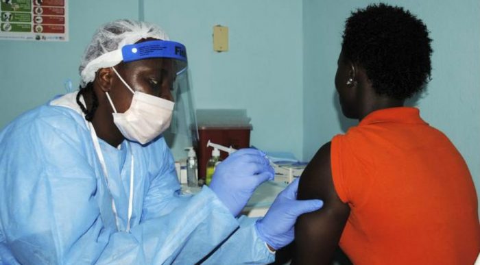 Inician ensayo clínico de vacunas contra el ébola en Sierra Leona