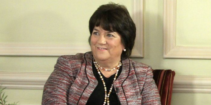 Ministra Delpiano aclaró que “estudiantes que no tengan gratuidad en 2016 mantendrán sus becas y créditos” Ministra Delpiano aclaró que
