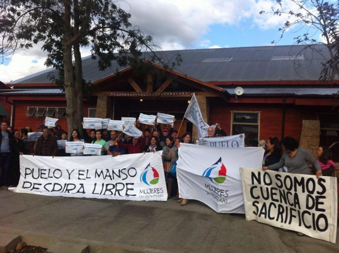 Vecinos por la Defensa de la Cuenca del Río Puelo anuncian jornada de movilización Vecinos por la Defensa de la Cuenca del Río Puelo anuncian jornada de movilización