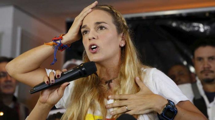 Esposa de Leopoldo López y su hija llegaron a España Esposa de Leopoldo López y su hija llegaron a España