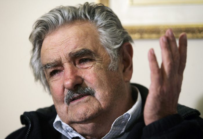 Contactos entre PS chileno y uruguayo fueron claves para traer a Pepe Mujica al cierre de campaña de Guillier