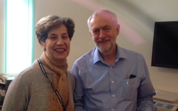 Isabel Allende sobre Jeremy Corbyn: «Representa una esperanza para el socialismo mundial» Isabel Allende sobre Jeremy Corbyn: