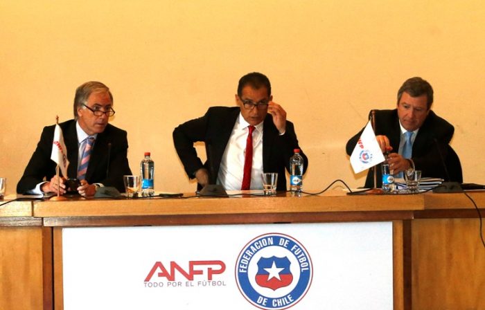 Arde la ANFP: Consejo de Presidentes decide postergar elecciones para sofocar el incendio Arde la ANFP: Consejo de Presidentes decide postergar elecciones para sofocar el incendio