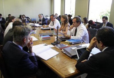 Comisión de Educación del Senado aprueba por unanimidad proyecto de Carrera Docente Comisión de Educación del Senado aprueba por unanimidad proyecto de Carrera Docente