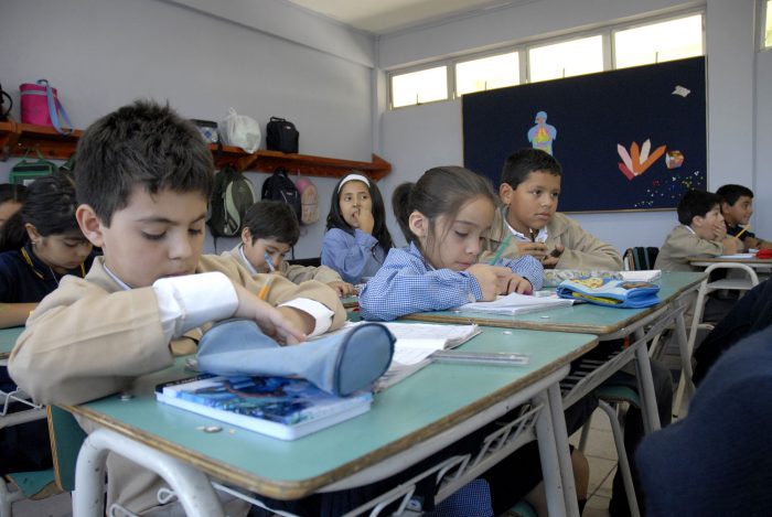 Libro “Nadie dijo que sería fácil” revela claves del éxito de escuelas de buen rendimiento en sectores de pobreza Libro “Nadie dijo que sería fácil” revela claves del éxito de escuelas de buen rendimiento en sectores de pobreza