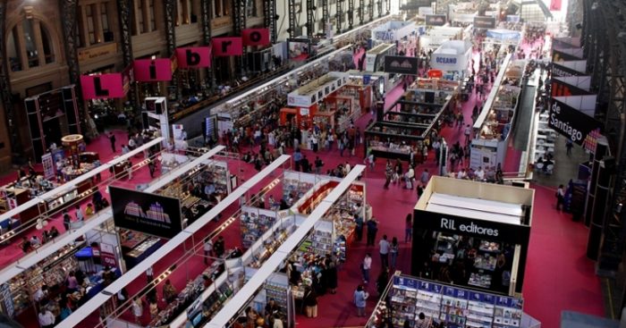 Algo huele mal con la Feria Internacional del Libro de Santiago