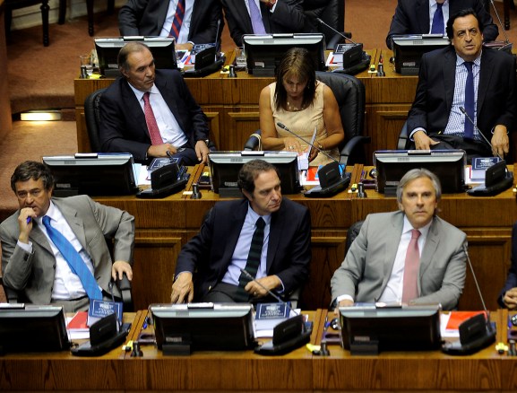 Caso Corpesca: Fiscalía investiga posible desvío de asignaciones del comité de senadores de la UDI Caso Corpesca: Fiscalía investiga posible desvío de asignaciones del comité de senadores de la UDI