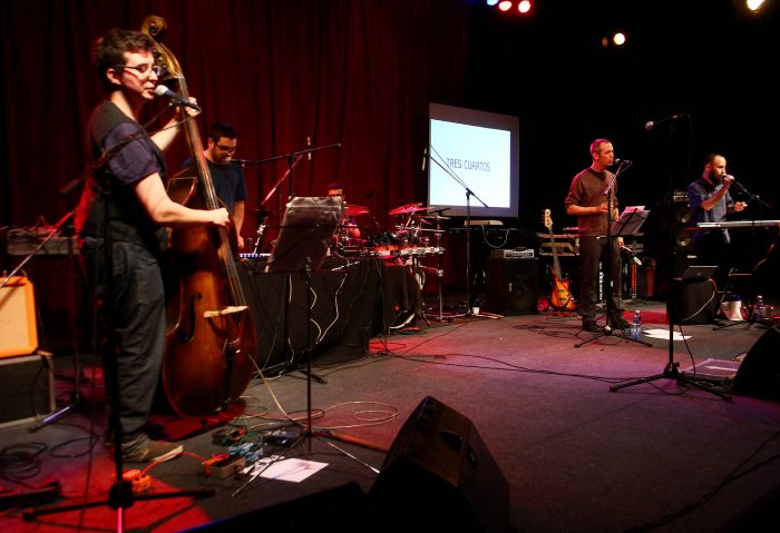 Banda musical de poetas chilenos lanza “Declaración de Principios”, su primer disco Banda musical de poetas chilenos lanza “Declaración de Principios”, su primer disco