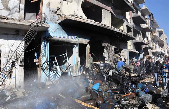 Crisis en Siria: Al menos 16 muertos por explosión de un coche bomba en barrio alauí de Homs