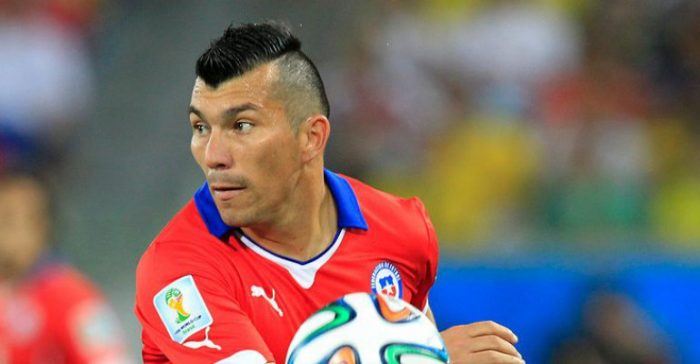 «Hablan de delitos y no dan soluciones al problema de fondo»: Gary Medel emplaza al Gobierno en medio de la crisis social