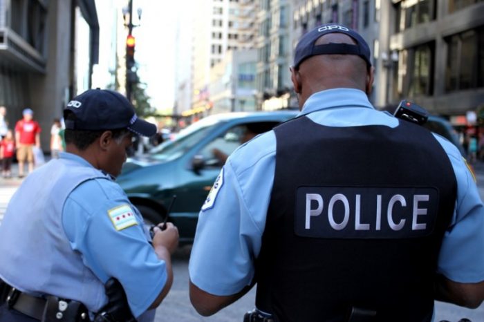 Gobierno de EE.UU. investiga a Policía de Chicago por racismo y uso de fuerza Gobierno de EE.UU. investiga a Policía de Chicago por racismo y uso de fuerza