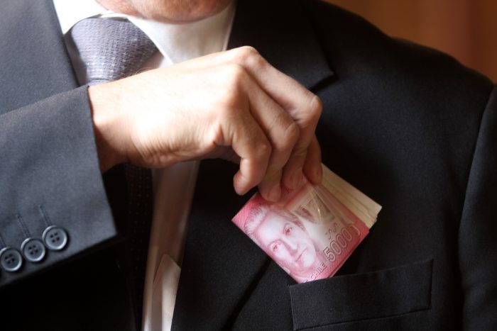 Corruptelas y omisiones lesivas en O’Higgins: sobre basurales, palteros y munimarketing Corruptelas y omisiones lesivas en O'Higgins: sobre basurales, palteros y munimarketing
