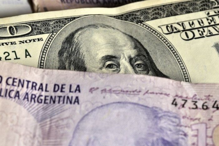 “Supercepo”: por qué los últimos 3 gobiernos en Argentina aplicaron trabas al acceso de dólares (y qué nos dice sobre el deterioro de su economía) “Supercepo”: por qué los últimos 3 gobiernos en Argentina aplicaron trabas al acceso de dólares (y qué nos dice sobre el deterioro de su economía)