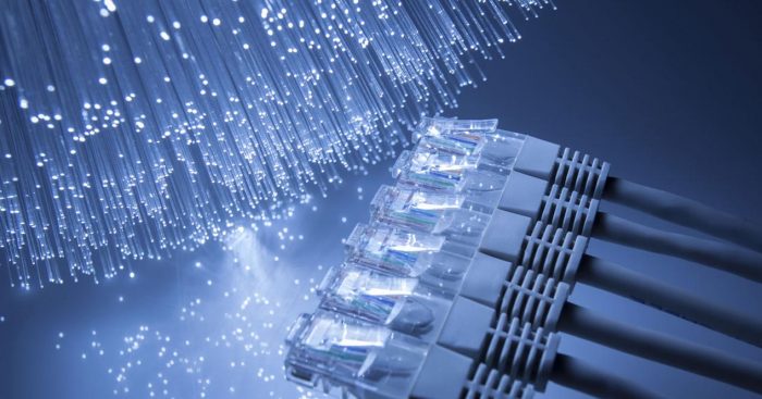 Conexiones a fibra óptica se duplican en distintas comunas del país durante primer semestre de 2020 Conexiones a fibra óptica se duplican en distintas comunas del país durante primer semestre de 2020