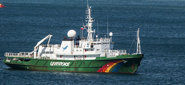 Buque Esperanza de Greenpeace rechaza en Isla Riesco tronaduras en faenas de carbón de la Mina Invierno Buque Esperanza de Greenpeace rechaza en Isla Riesco tronaduras en faenas de carbón de la Mina Invierno