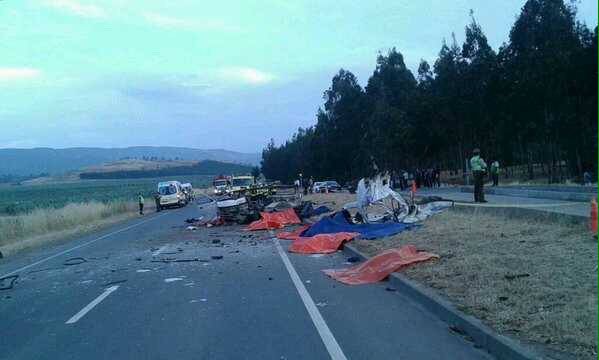 Accidente carretero en Angol deja nueve muertos, todos trabajadores temporeros Accidente carretero en Angol deja nueve muertos, todos trabajadores temporeros