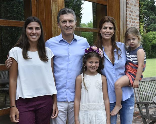 Macri se compromete a ayudar a esclarecer muerte de Nisman Macri se compromete a ayudar a esclarecer muerte de Nisman