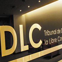 TDLC manda señal a LATAM: acuerdos de alianza con Iberia, British Airways y American van a ser analizados como si fueran fusión