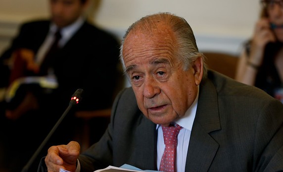 Andrés Zaldívar asume Presidencia del Senado y llama a los parlamentarios a la autocrítica ante crisis de confianza