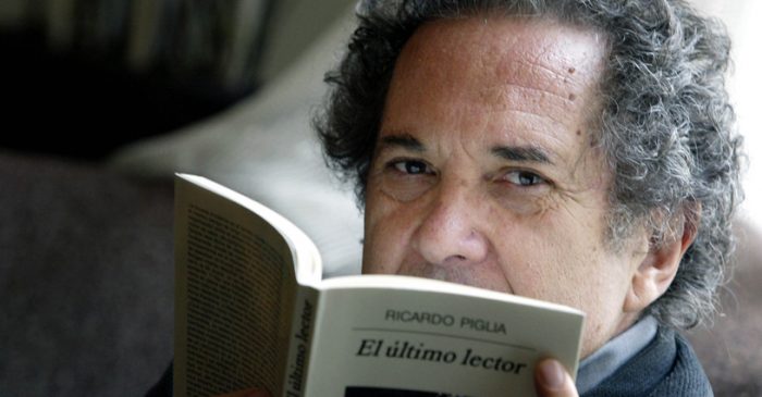 Campaña de firmas obliga a isapre argentina a pagar tratamiento a renombrado escritor trasandino