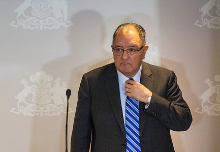 Huenchumilla invita a ministro Chadwick a Comisión de Constitución del Senado para discutir Ley Antiterrorista Huenchumilla invita a ministro Chadwick a Comisión de Constitución del Senado para discutir Ley Antiterrorista