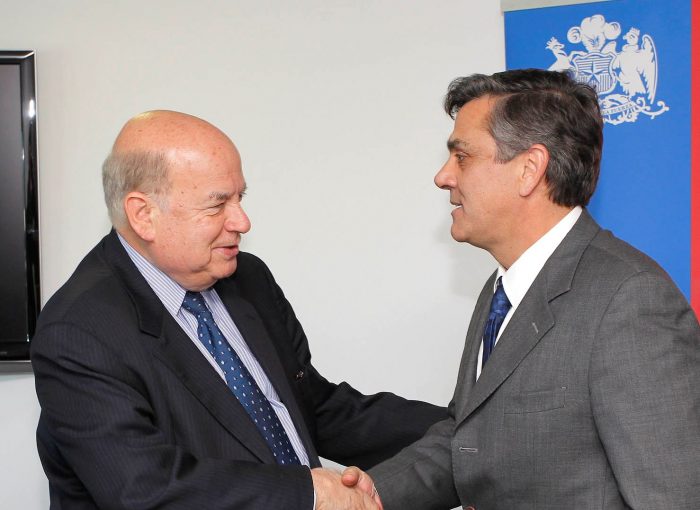 Insulza califica a Longueira de estadista y defiende corporativamente relación empresarios-políticos Insulza califica a Longueira de estadista y defiende corporativamente relación empresarios-políticos
