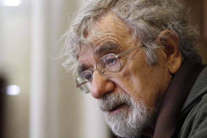 Humberto Maturana explicado con peras y manzanas Humberto Maturana explicado con peras y manzanas