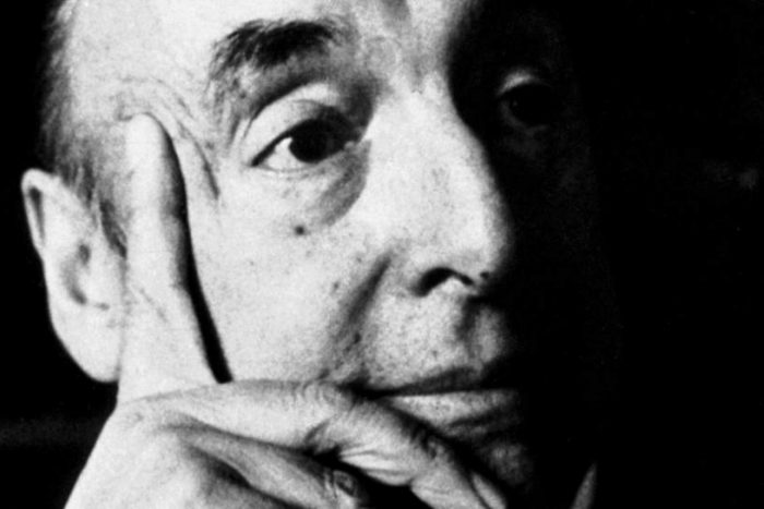 Juez ordena devolución de restos de Pablo Neruda a su tumba en Isla Negra