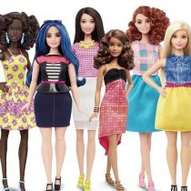 [Video] La evolución de Barbie: nuevas muñecas se acercan a las mujeres reales