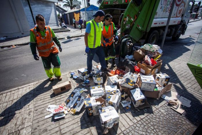 Basureros amenazan con paro tras extensión de jornadas laborales Basureros amenazan con paro tras extensión de jornadas laborales