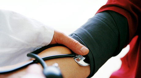 Test sobre causas de hipertensión arterial es probado en pacientes chilenos