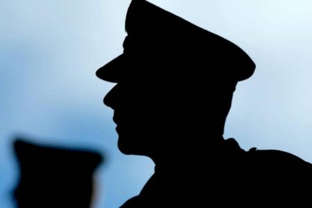 Escándalo de prostitución masculina forzó renuncia del jefe de la policía colombiana Escándalo de prostitución masculina forzó renuncia del jefe de la policía colombiana