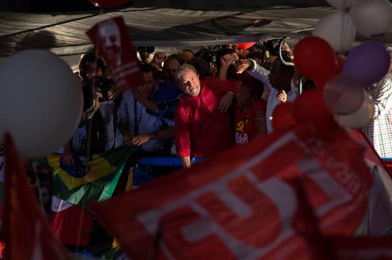 “Quieren dar un golpe”: lo que piensan los que defienden en Brasil a Lula da Silva y Dilma Rousseff “Quieren dar un golpe”: lo que piensan los que defienden en Brasil a Lula da Silva y Dilma Rousseff