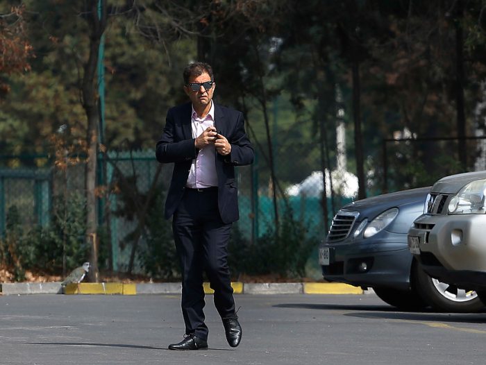 Mosa, presidente de Blanco y Negro se reunió con líderes de la Garra Blanca Mosa, presidente de Blanco y Negro se reunió con líderes de la Garra Blanca
