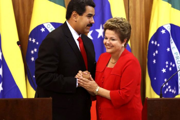 Maduro acusa un golpe de Estado «mediático y judicial» contra Rousseff Maduro acusa un golpe de Estado