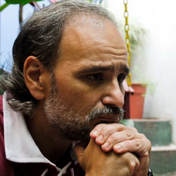 Editorial Quimantú lanza el libro “Qué (no) hacer: Apuntes para una crítica de los regímenes emancipatorios”, del argentino Miguel Mazzeo Editorial Quimantú lanza el libro “Qué (no) hacer: Apuntes para una crítica de los regímenes emancipatorios”, del argentino Miguel Mazzeo