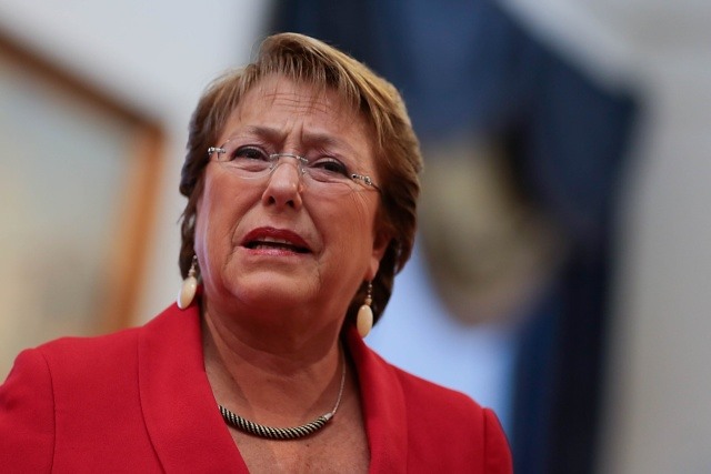 Insólito: Juan Fernández declara “persona non grata” a Michelle Bachelet Insólito: Juan Fernández declara