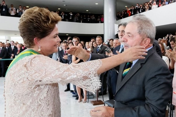 Policía Militarizada dispersa protestas contra Rousseff y Lula en Sao Paulo Policía Militarizada dispersa protestas contra Rousseff y Lula en Sao Paulo