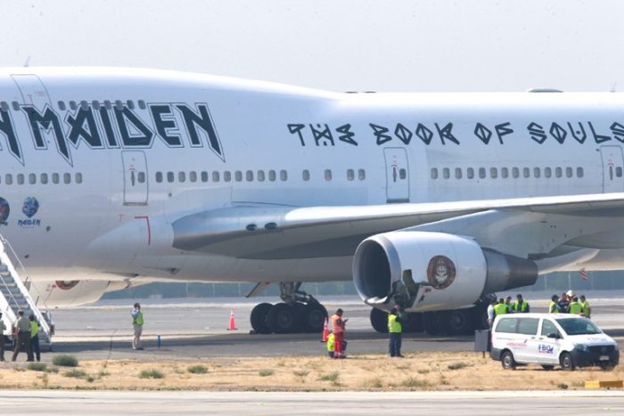 Avión de Iron Maiden sufre accidente en aeropuerto Avión de Iron Maiden sufre accidente en aeropuerto