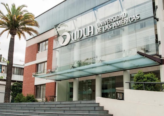 Universidad de Las Américas consigue acreditación por tres años Universidad de Las Américas consigue acreditación por tres años